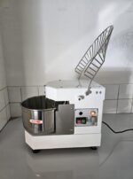 Maxima spiraalkneder 8 liter.